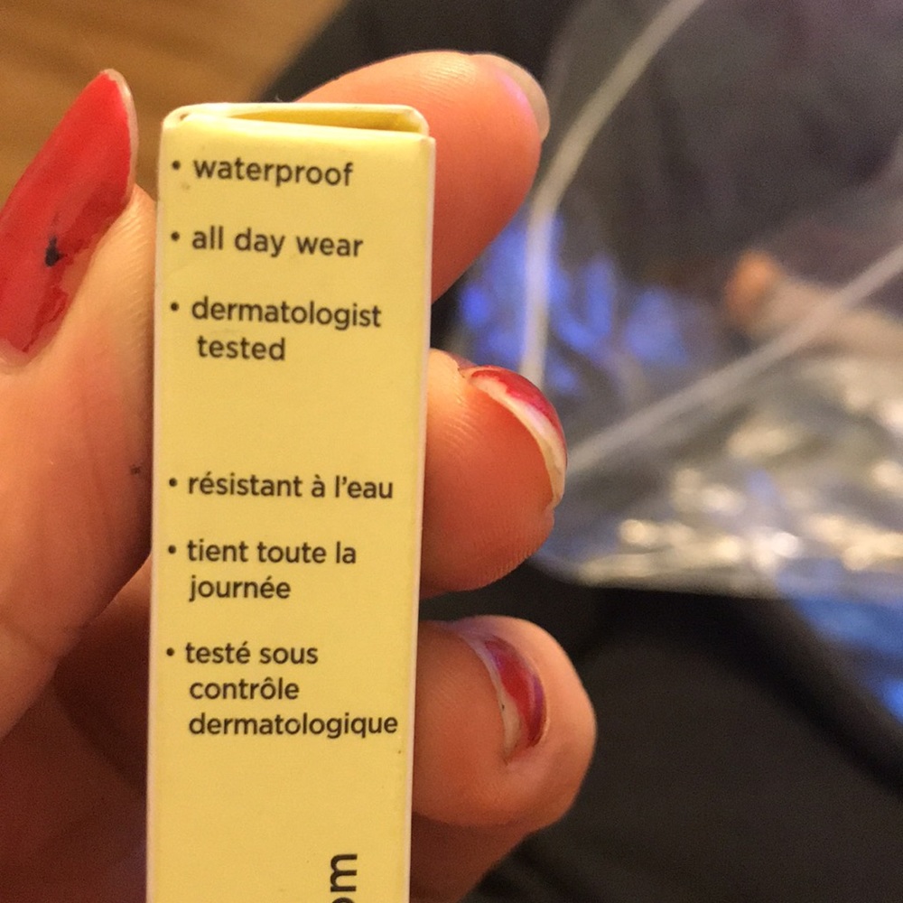 Concealer - Picture 6 of 8